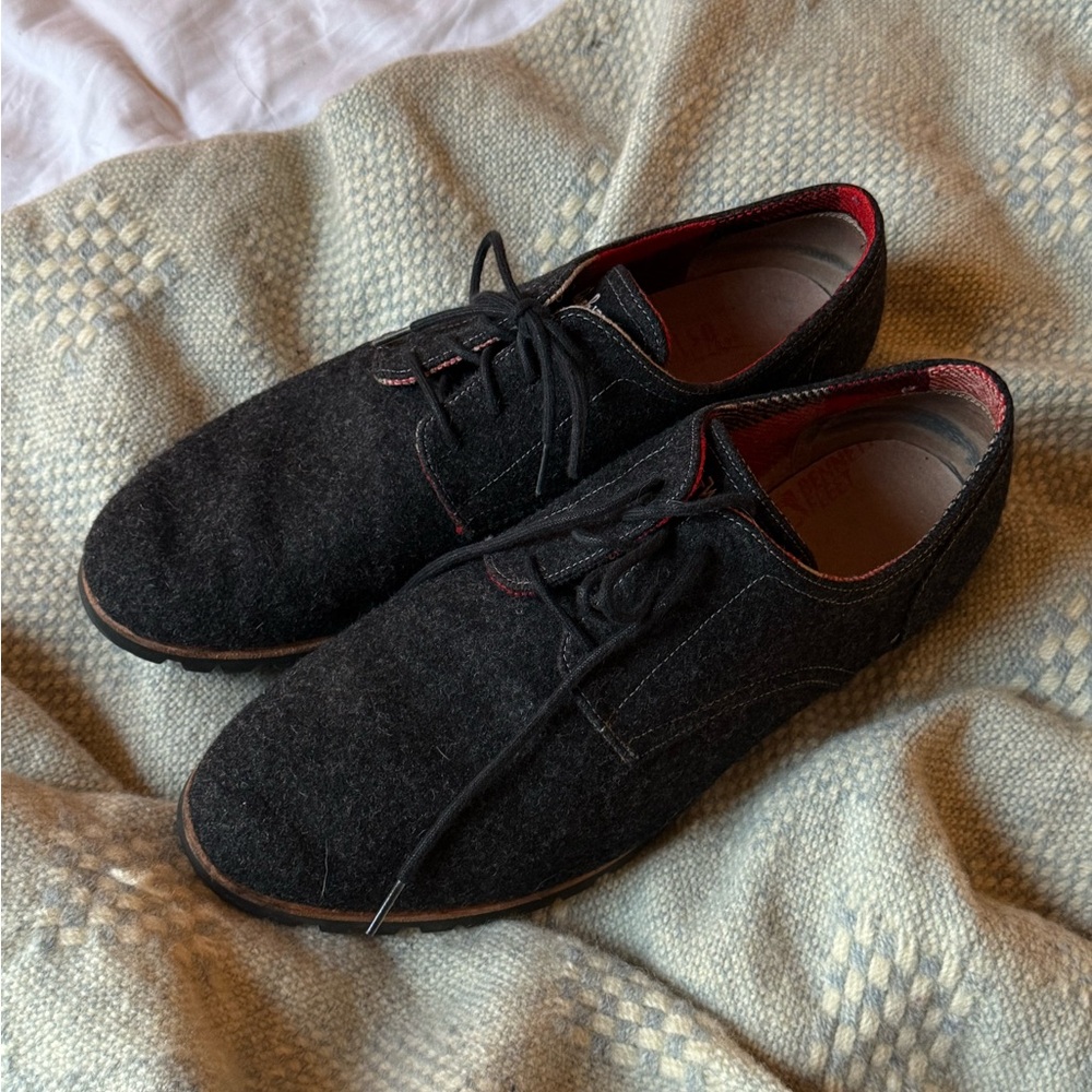 Woolrich Black and Red Men's Oxfords Size 13